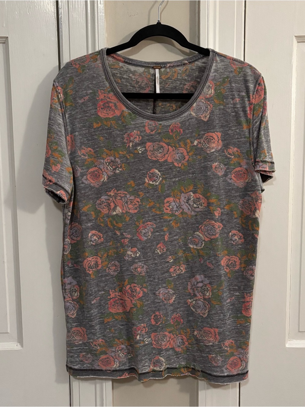 Free People Tourist T-Shirt Small Black Floral Tee - Picture 2 of 11